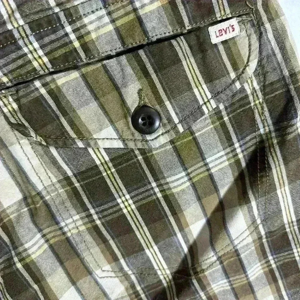 Vintage Y2K Levi's Shoreline Plaid Bermuda Shorts Brown Flat Front Mens Size 33‎